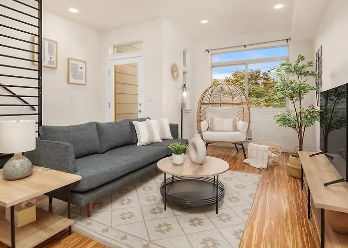 Stylish 3 Bedroom Capitol Hill Home With 96 Walk Score
