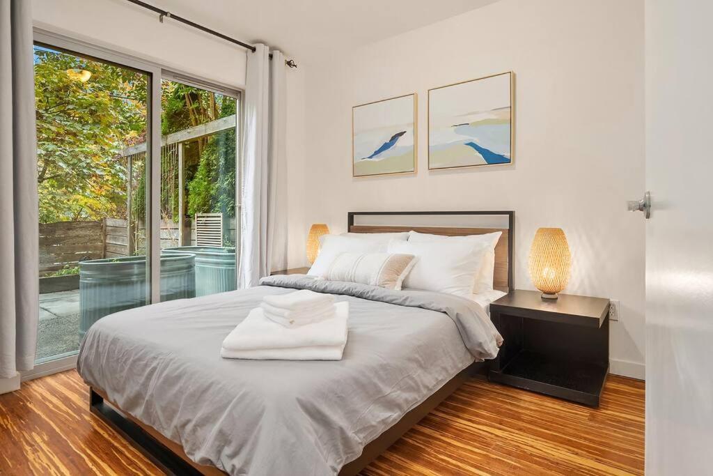 Stylish 3 Bedroom Capitol Hill With 96 Walk Score