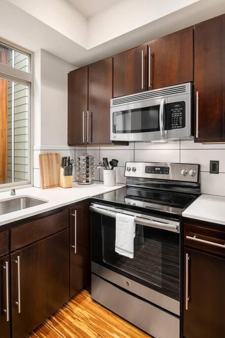 Stylish 3 Bedroom Capitol Hill With 96 Walk Score