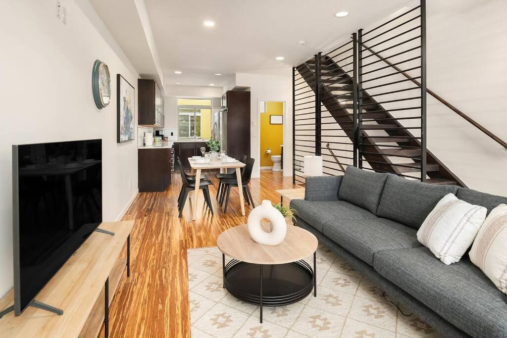 Stylish 3 Bedroom Capitol Hill With 96 Walk Score